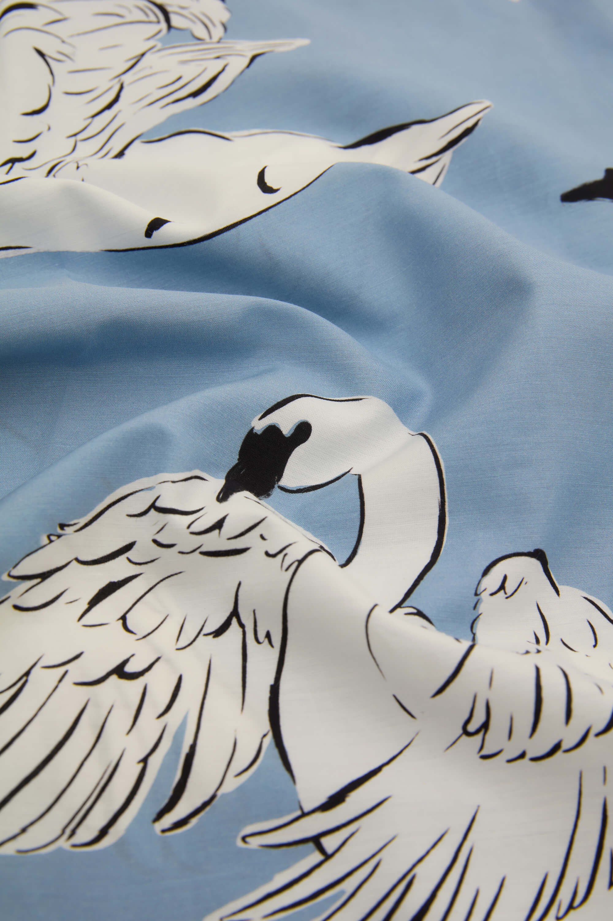 Amaya Laia Blue Swan Robe in Cotton-Silk - Image 5