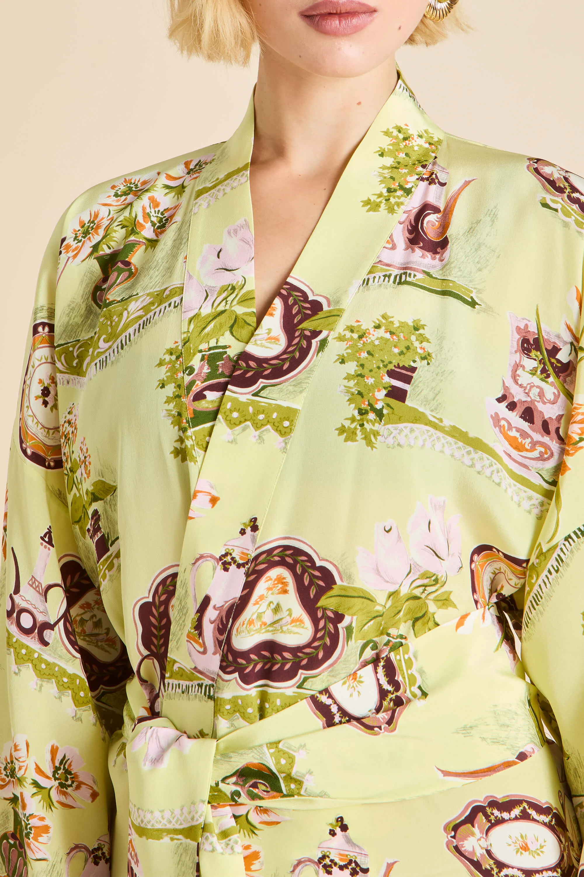 Amaya Aulenti Green Plate Robe in Silk Crêpe de Chine - Image 3