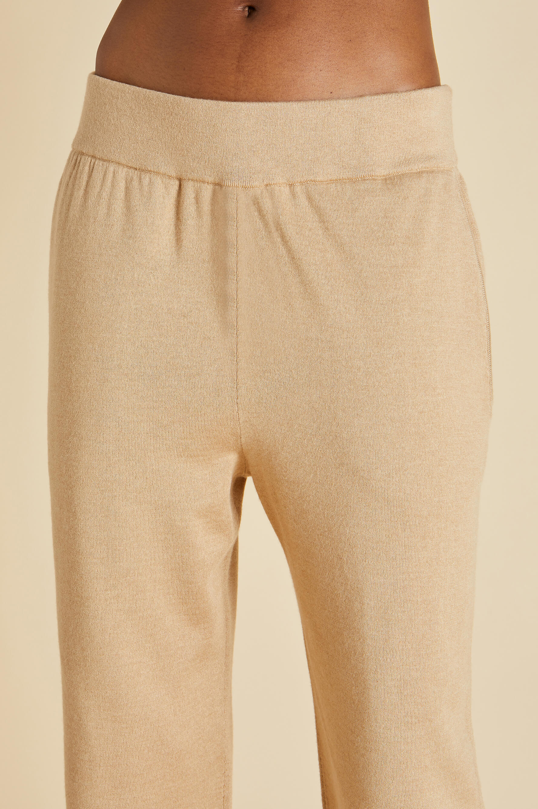 Gia Shanghai Beige Tracksuit in Silk-Cashmere - Image 7