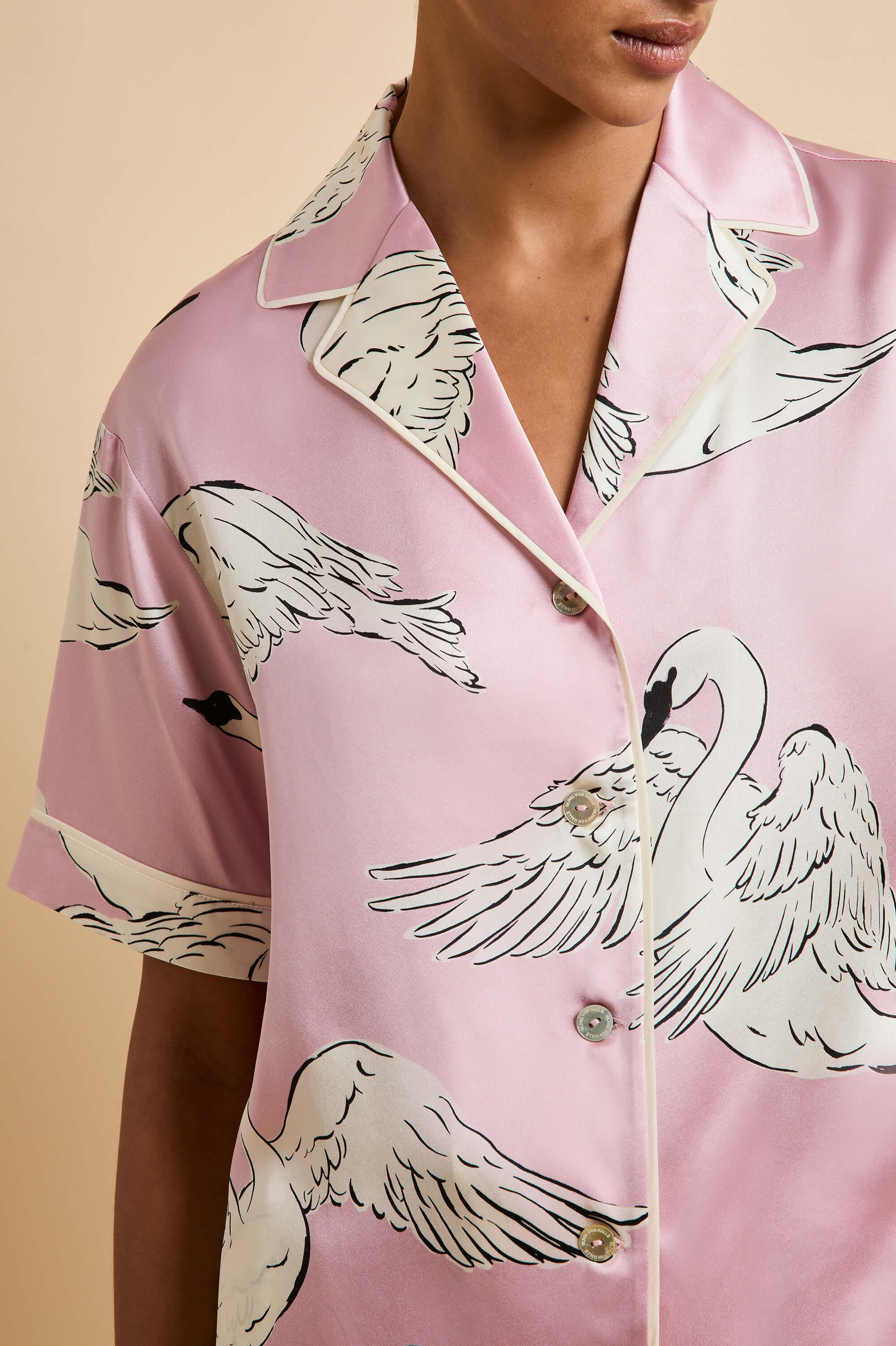 Ingo Selene Pink Swan Pyjamas in Silk Satin - Image 3