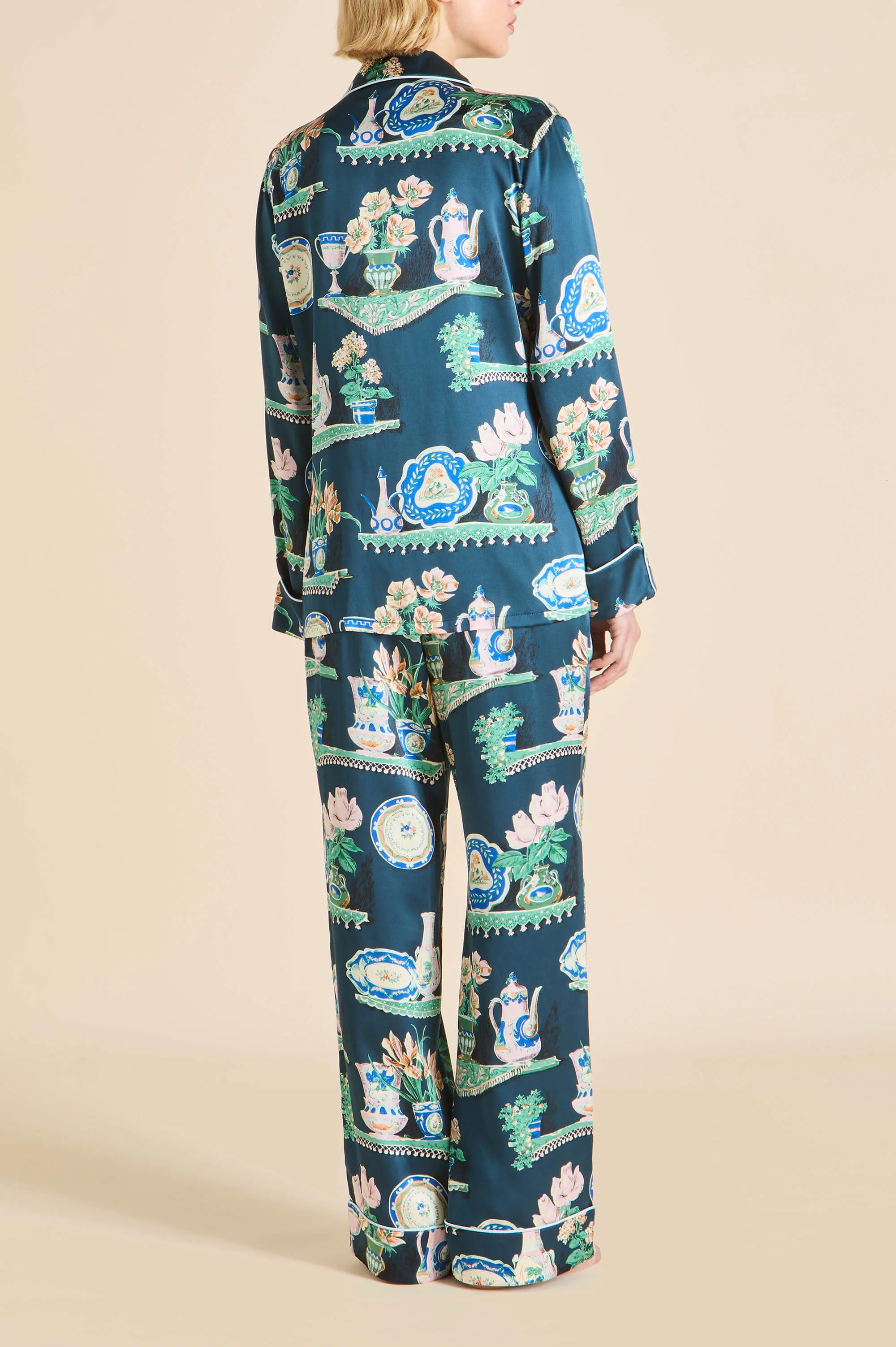 Lila Giotto Blue Plate Pyjamas in Silk Satin - Image 4