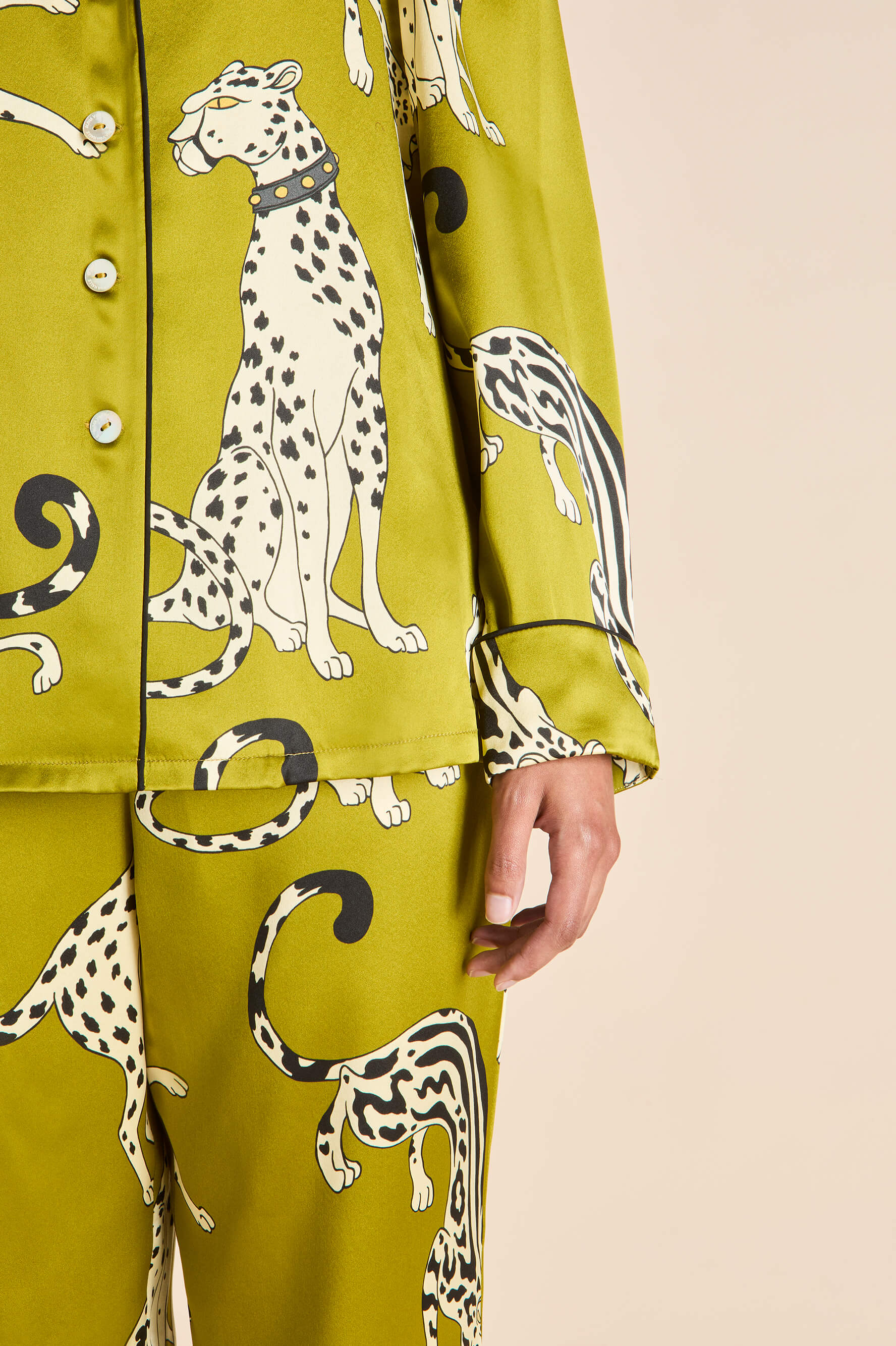 Lila Chanson Green Leopard Pyjamas in Silk Satin - Image 5