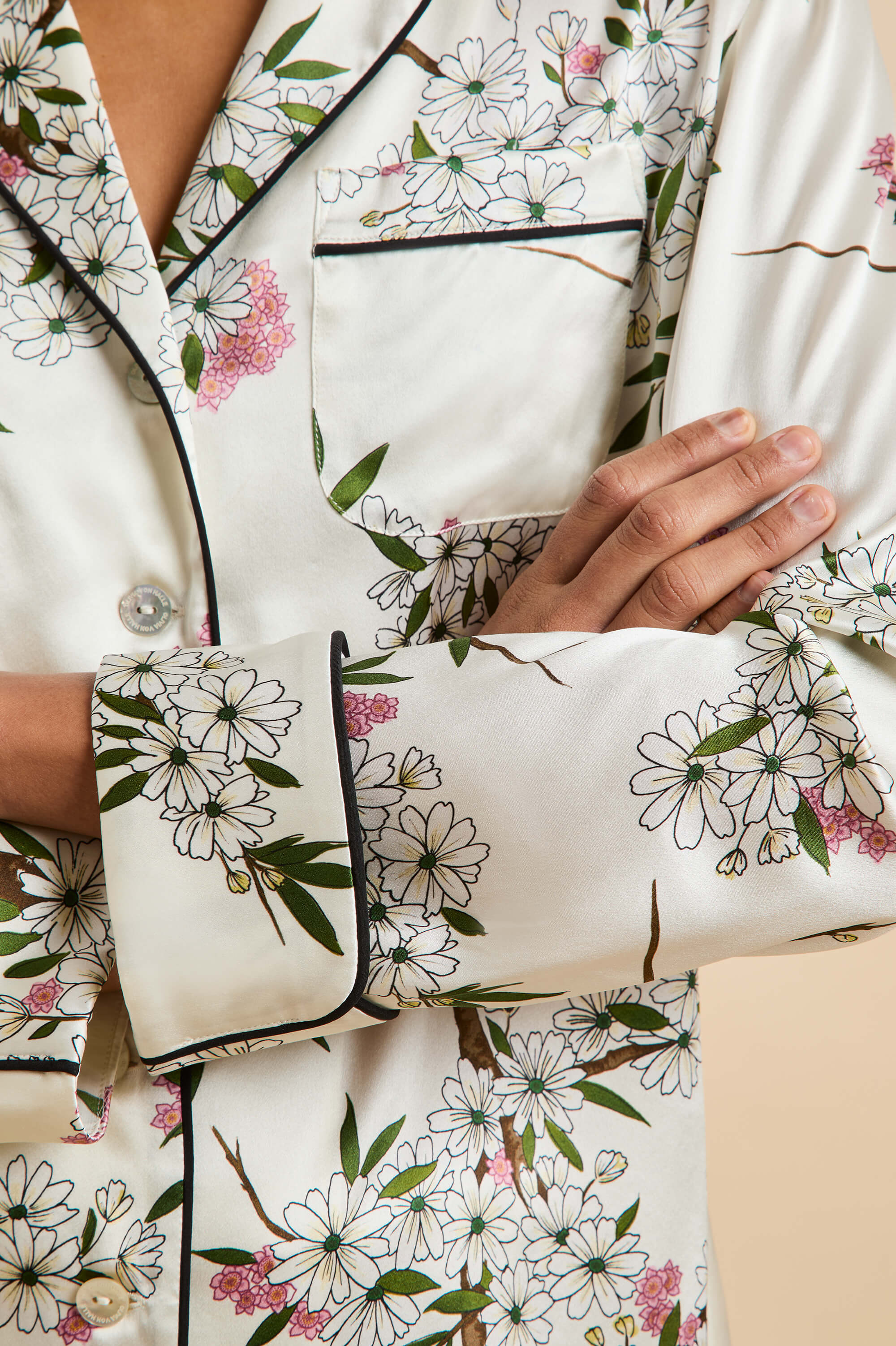 Lila Ana Ivory Blossom Pyjamas in Silk Satin - Image 4