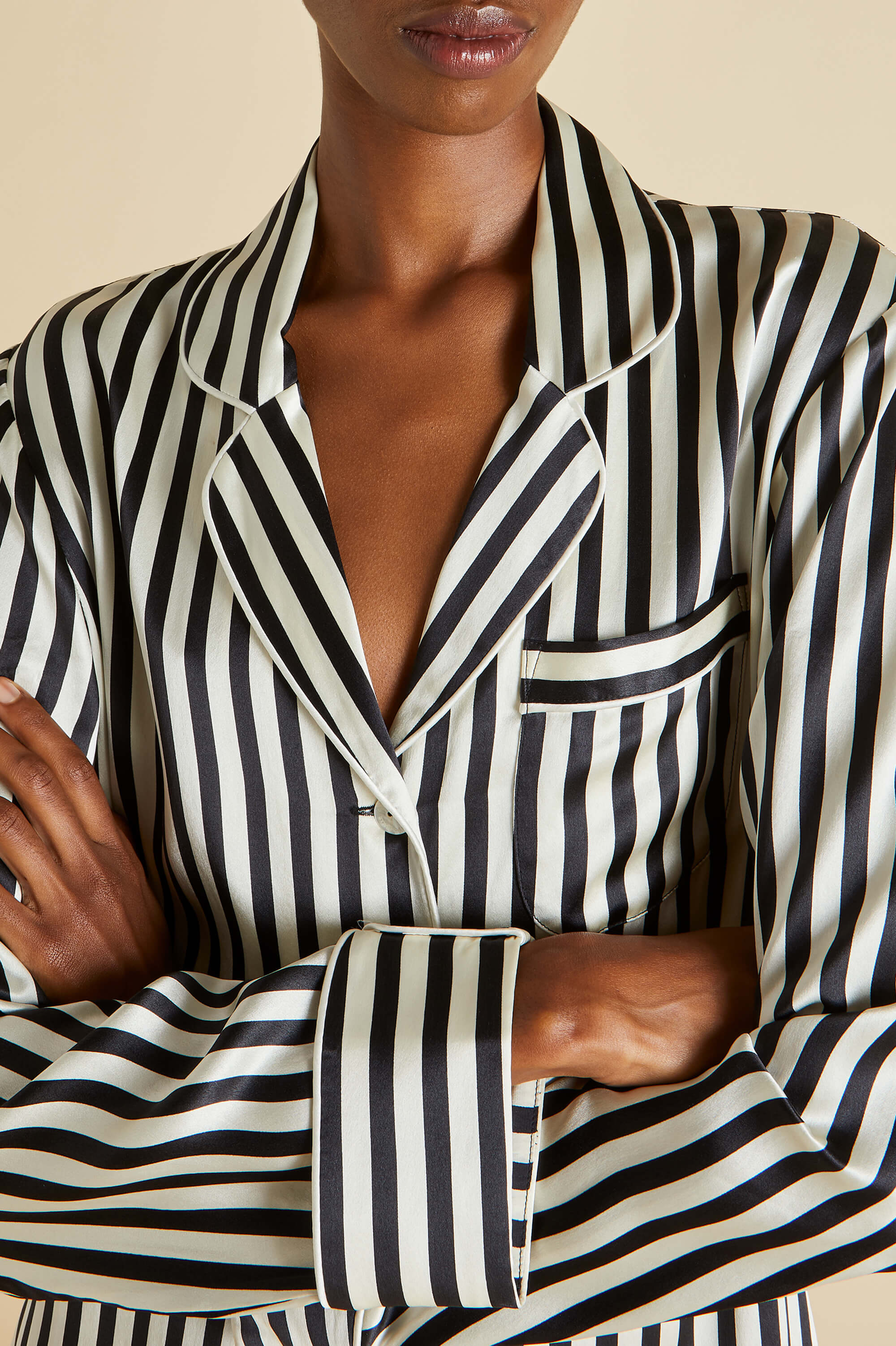 Lila Nika Pyjama Set in Silk Satin - Image 3