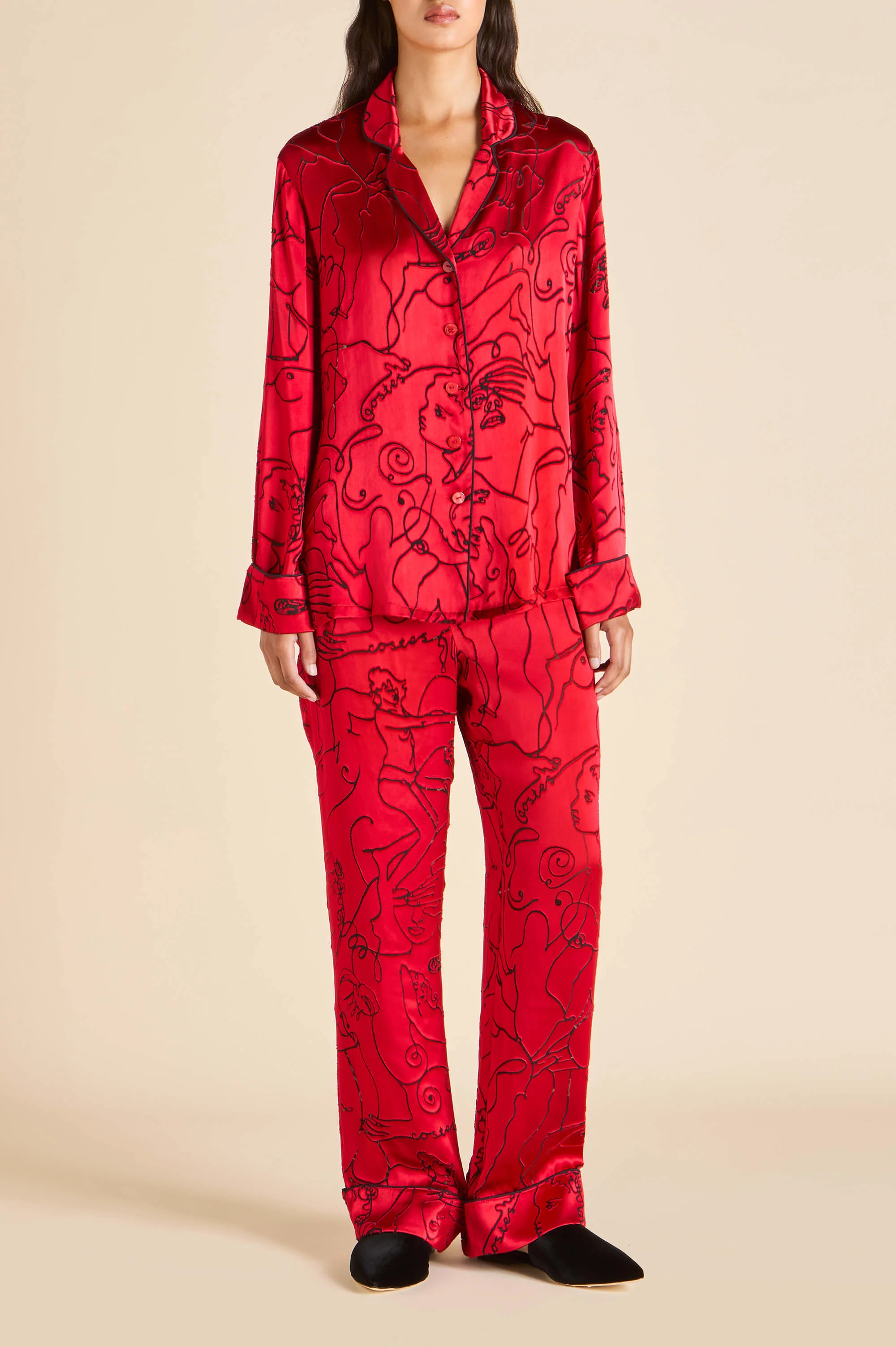 Lila Liaisons Red Figures Pyjamas in Silk Devoré