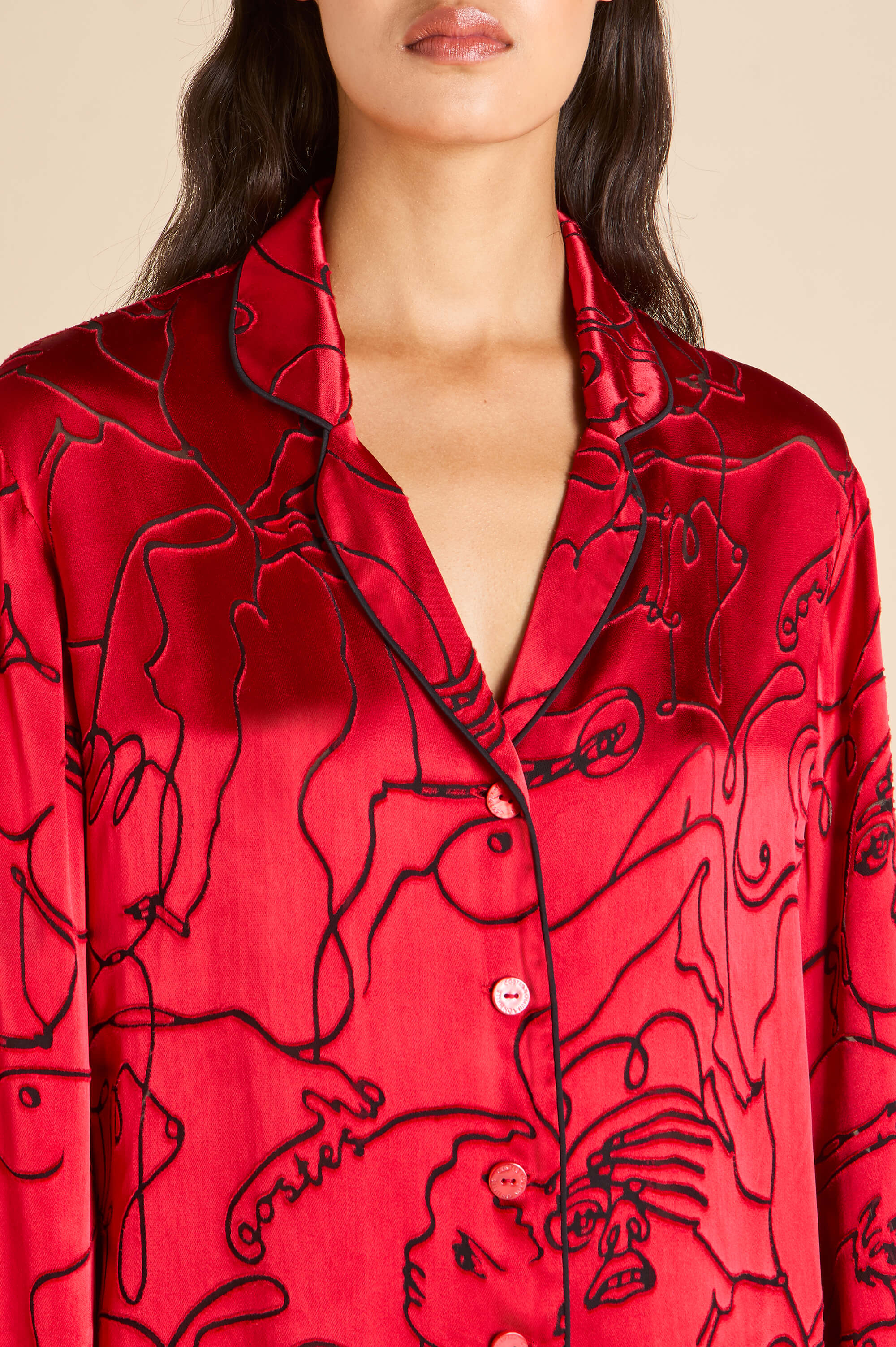 Lila Liaisons Red Figures Pyjamas in Silk Devoré - Image 3