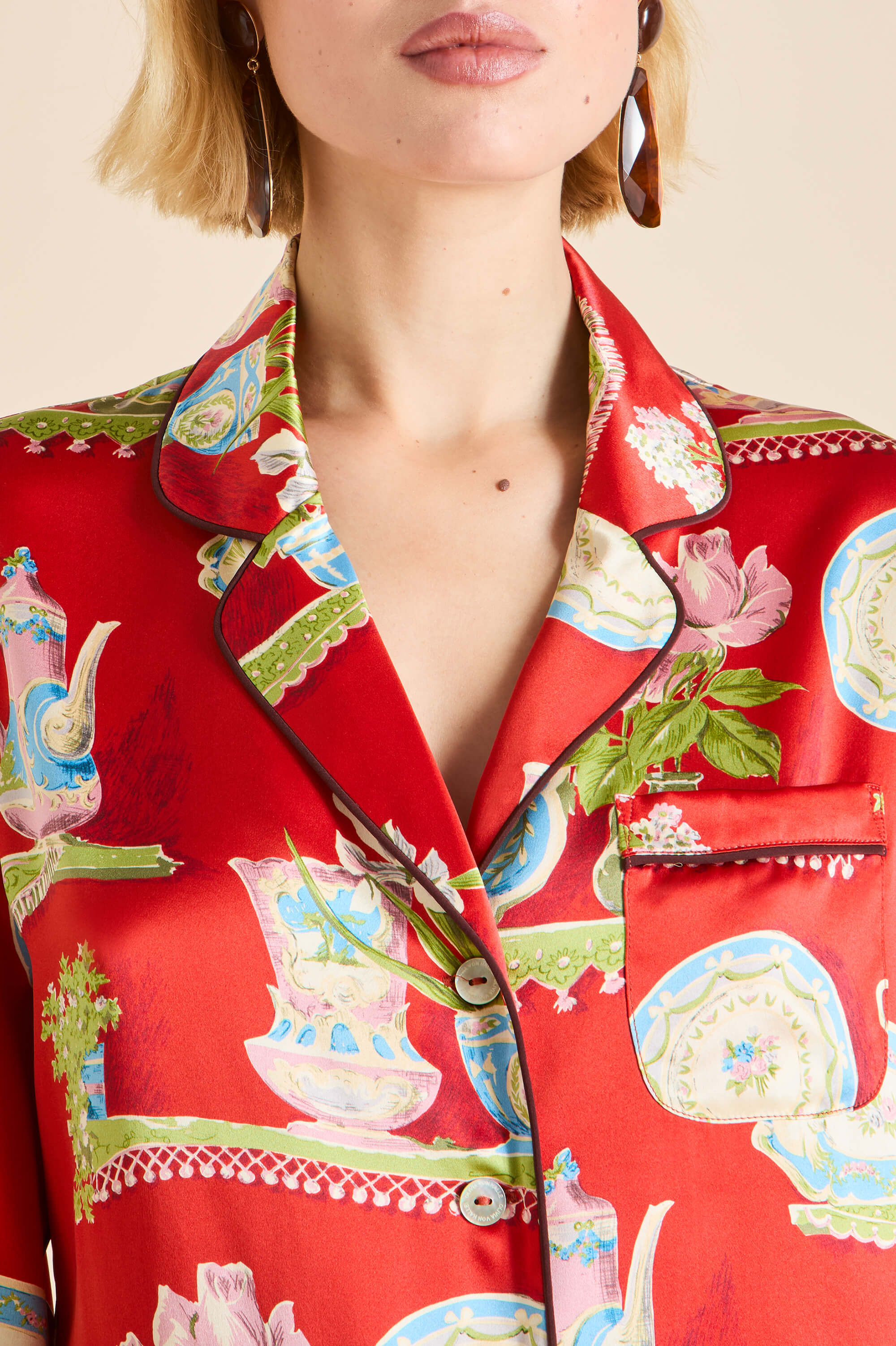 Lila Renata Red Plate Pyjamas in Silk Satin - Image 3