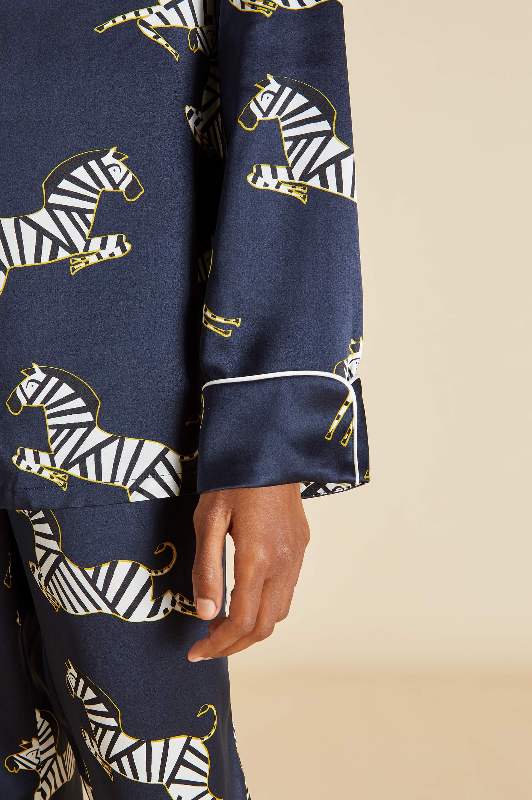 Lila Zizi Navy Pyjamas in Silk Satin - Image 5
