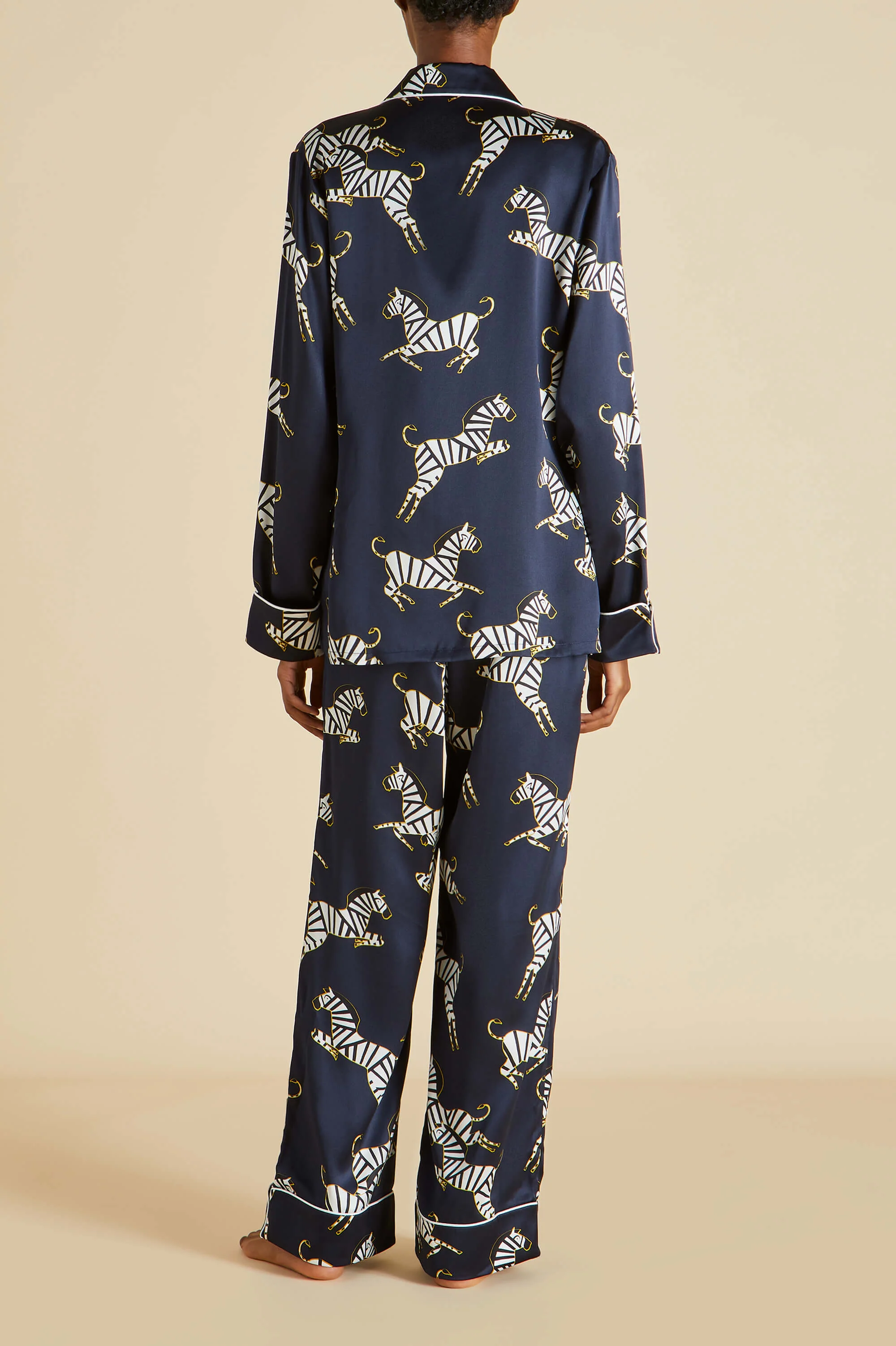 Lila Zizi Navy Pyjamas in Silk Satin - Image 6