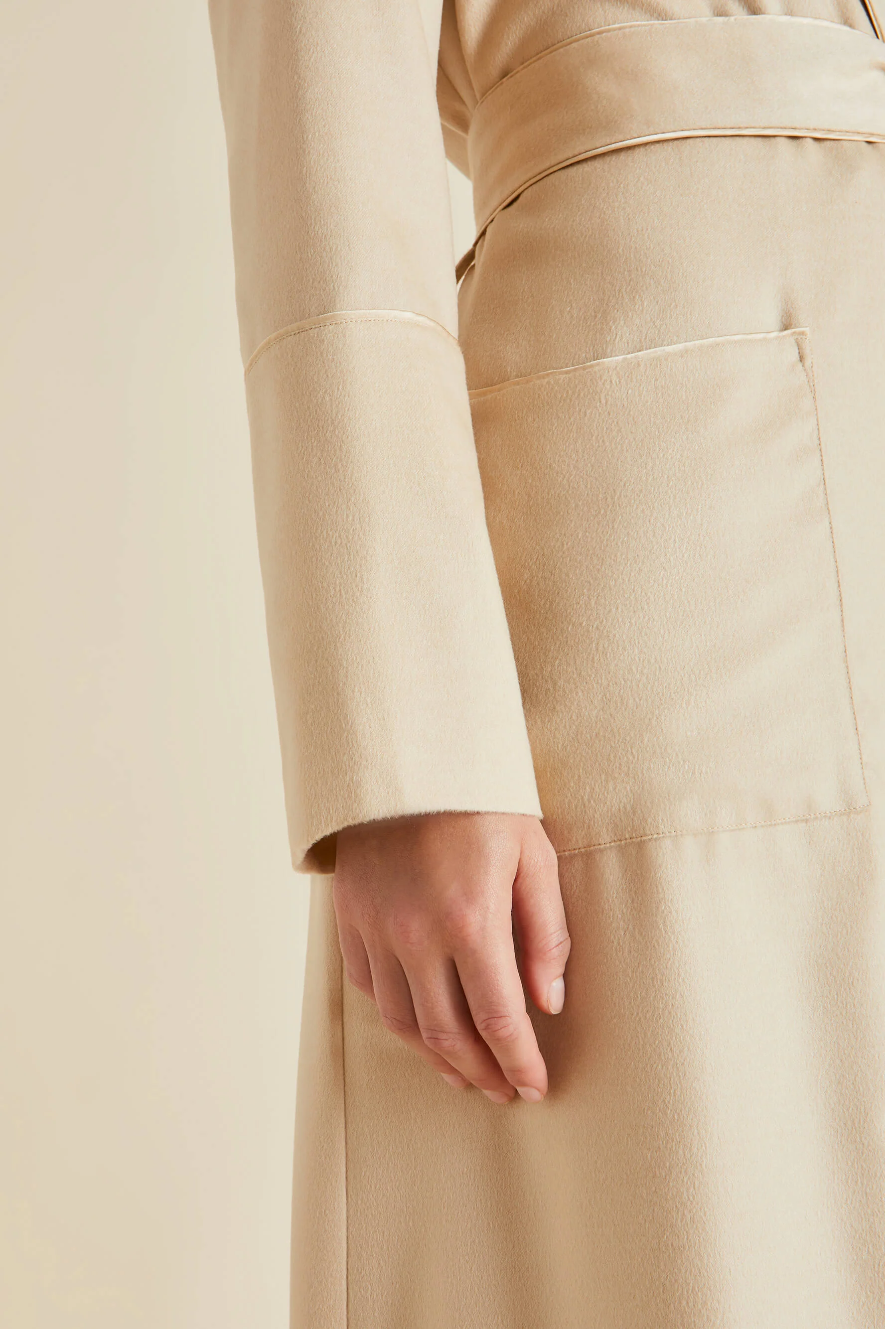 Logan Muscat Beige Robe in Cashmere - Image 6