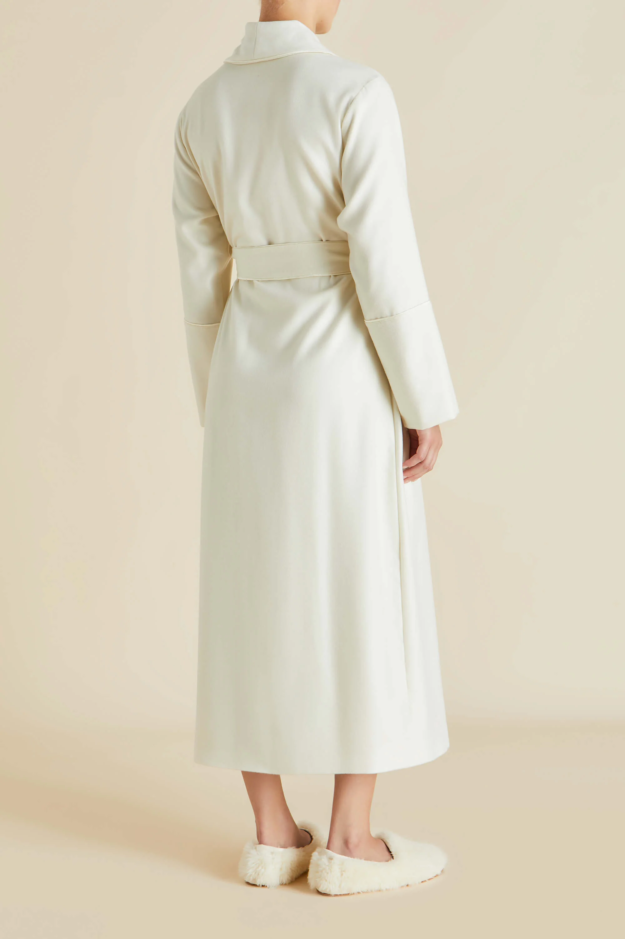 Logan Aspen Ivory Robe in Cashmere - Image 4