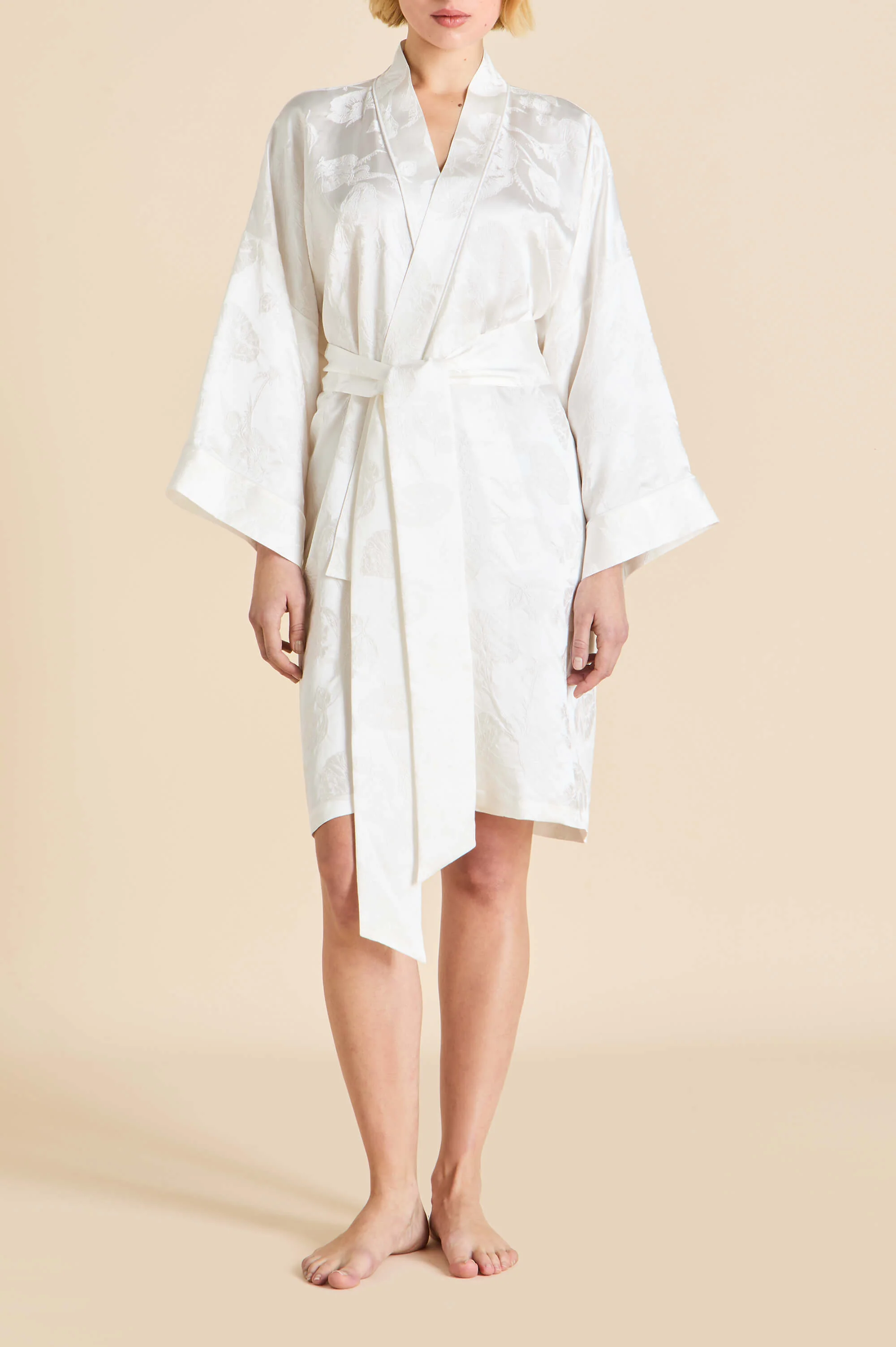 Mimi Liliana Ivory Floral Robe in Silk Jacquard