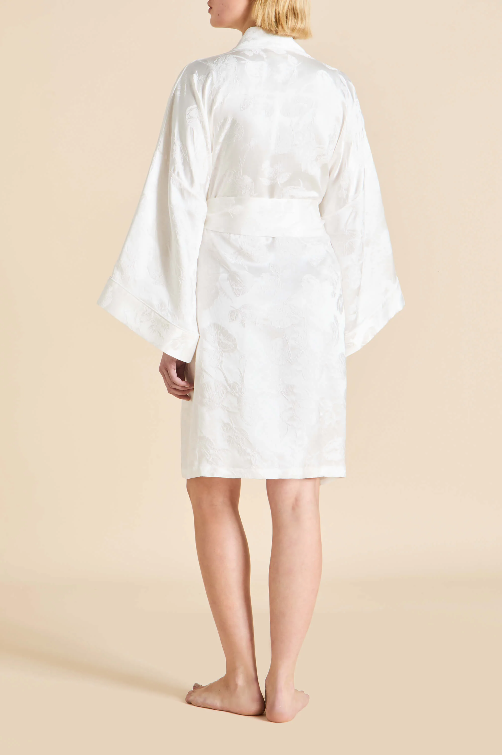 Mimi Liliana Ivory Floral Robe in Silk Jacquard - Image 5