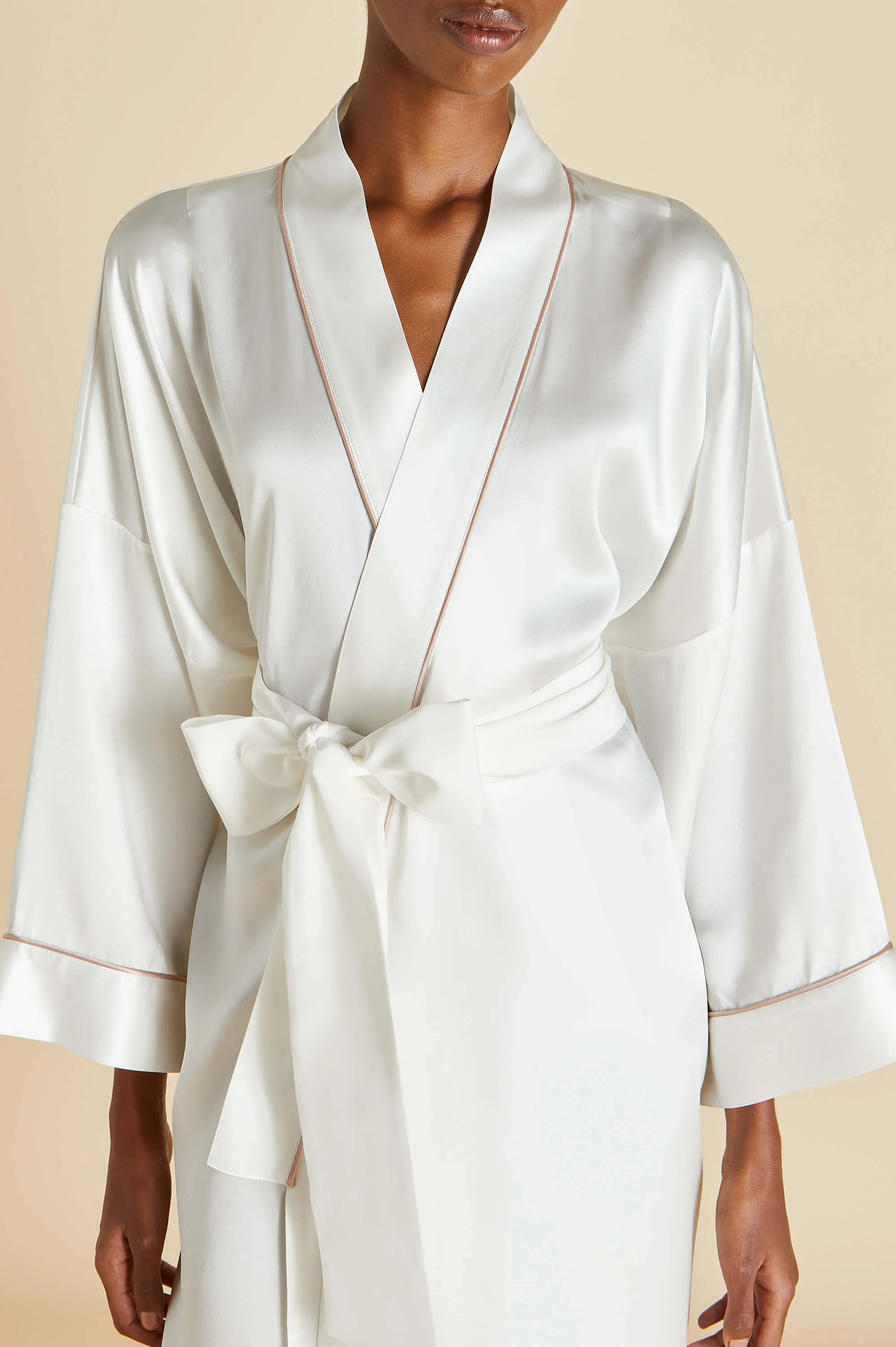 Mimi Ivory Oyster Robe in Silk Satin - Image 3