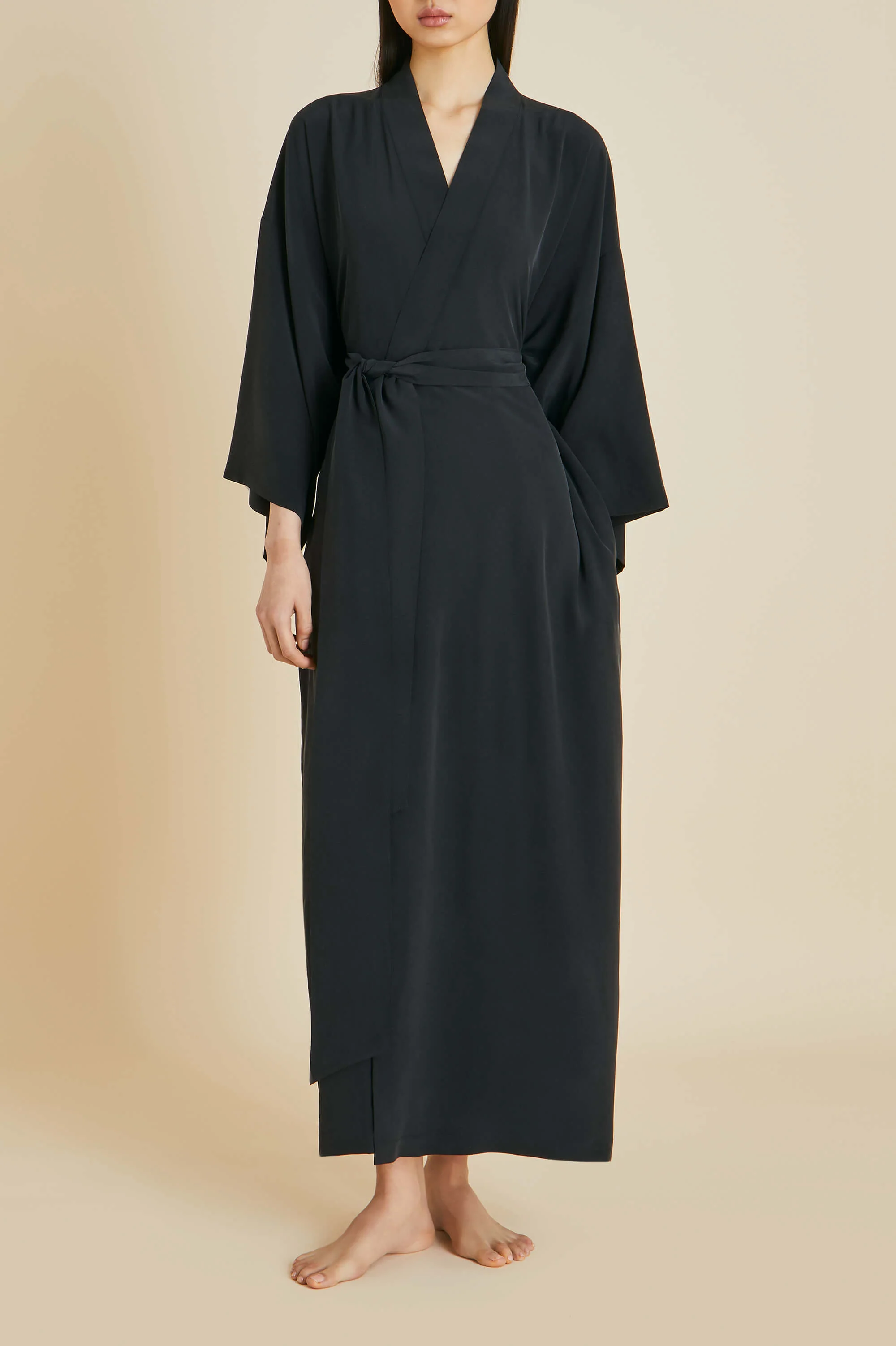 Queenie Black Robe in Silk Crêpe de Chine