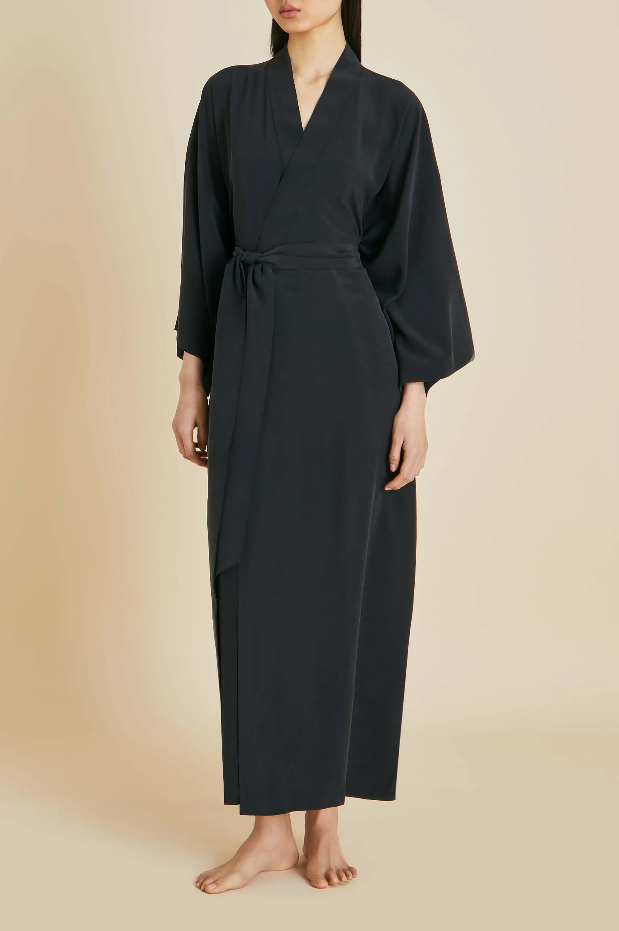Queenie Black Robe in Silk Crêpe de Chine - Image 3