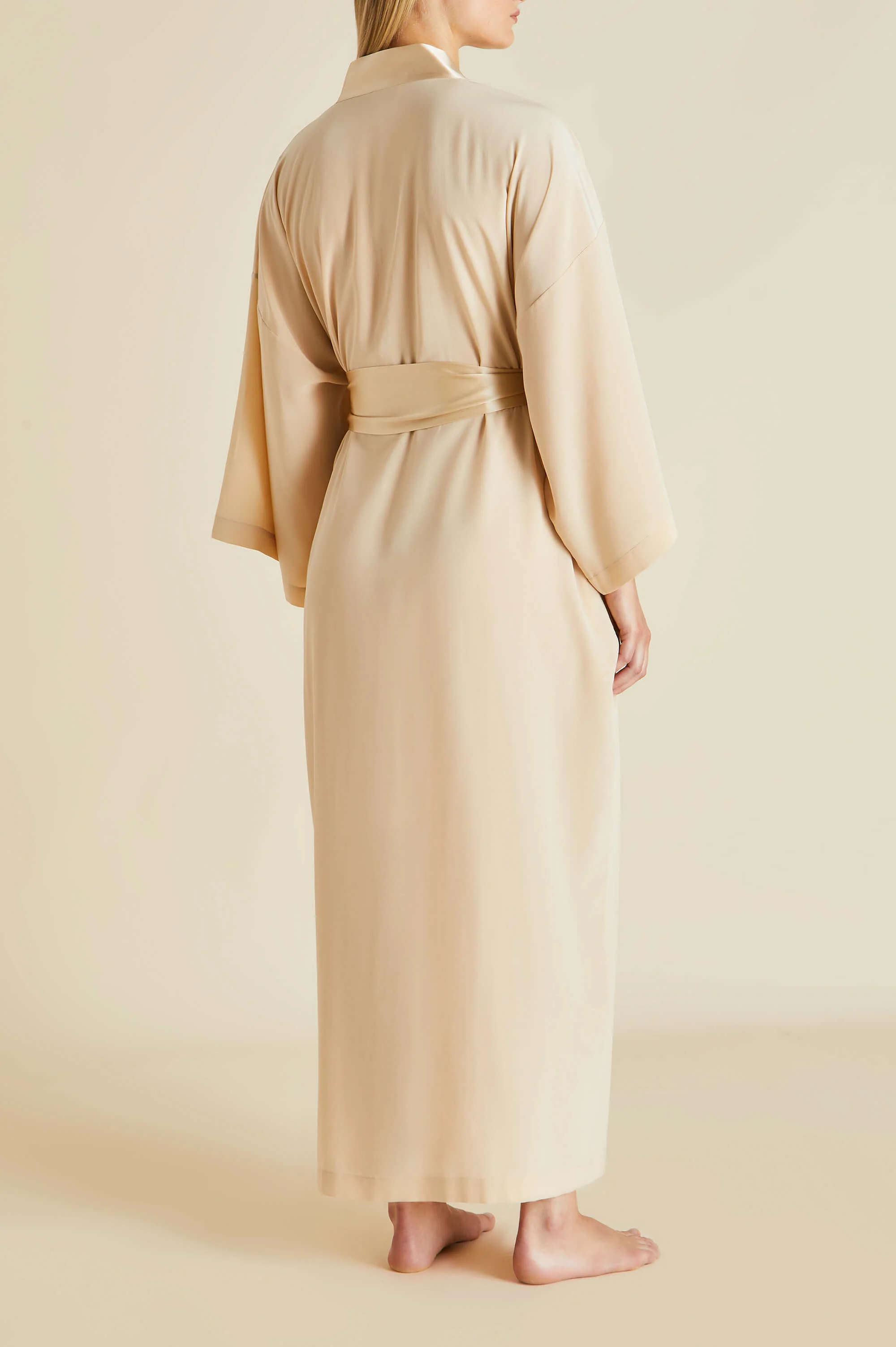 Queenie Caramel Robe in Silk Crêpe de Chine - Image 4