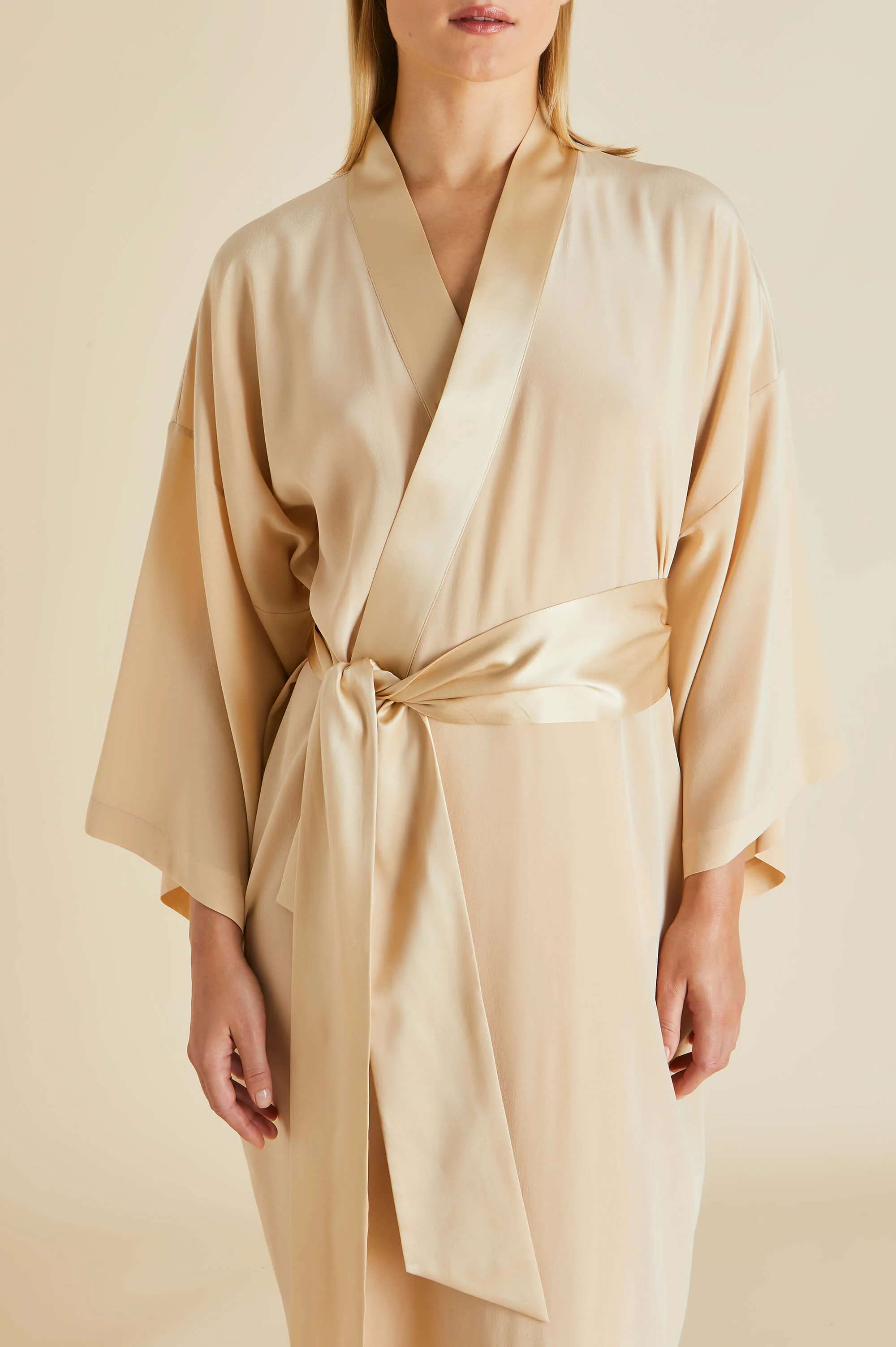 Queenie Caramel Robe in Silk Crêpe de Chine - Image 5