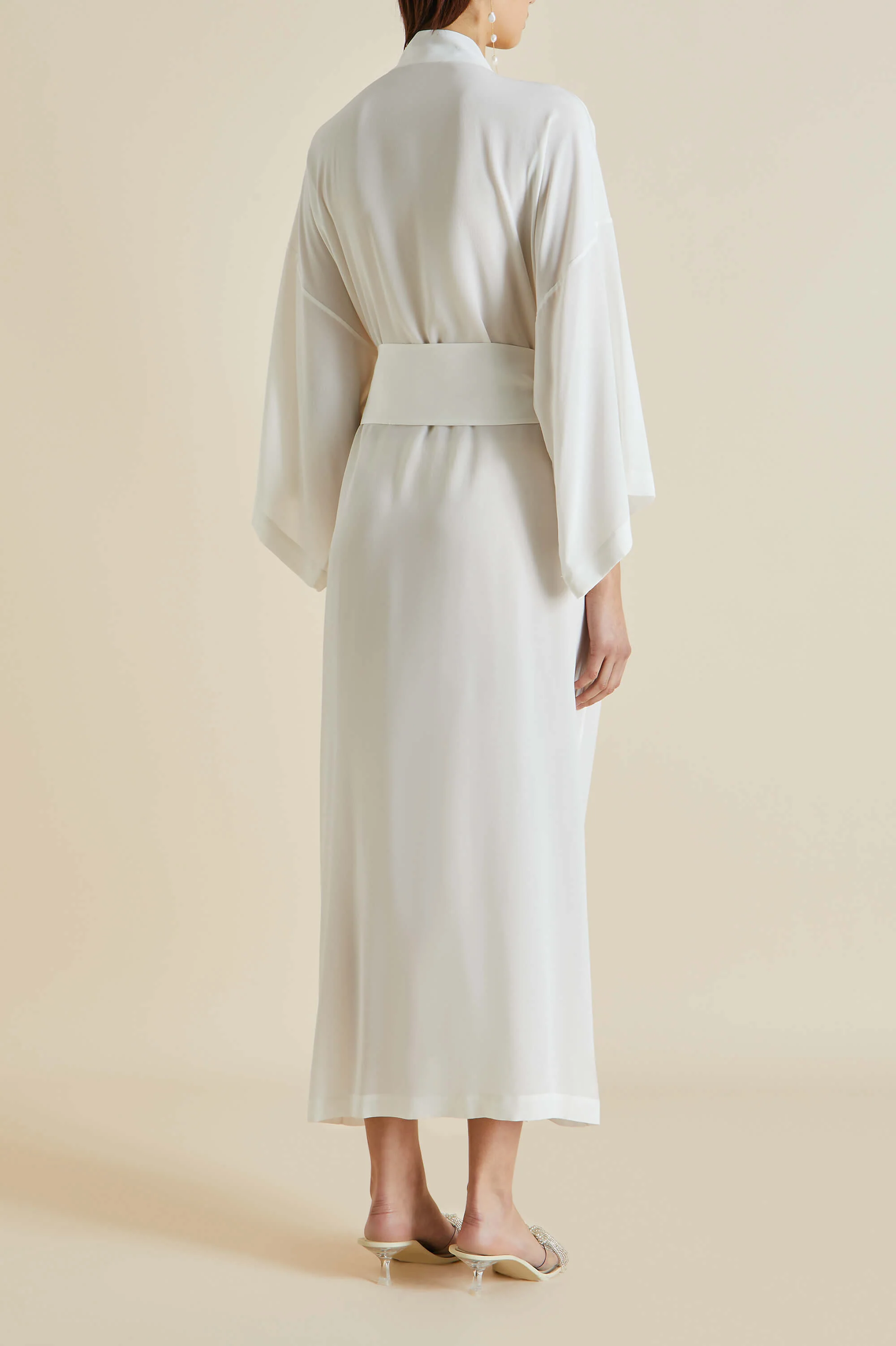 Queenie Ivory White Robe in Silk Crêpe de Chine - Image 5