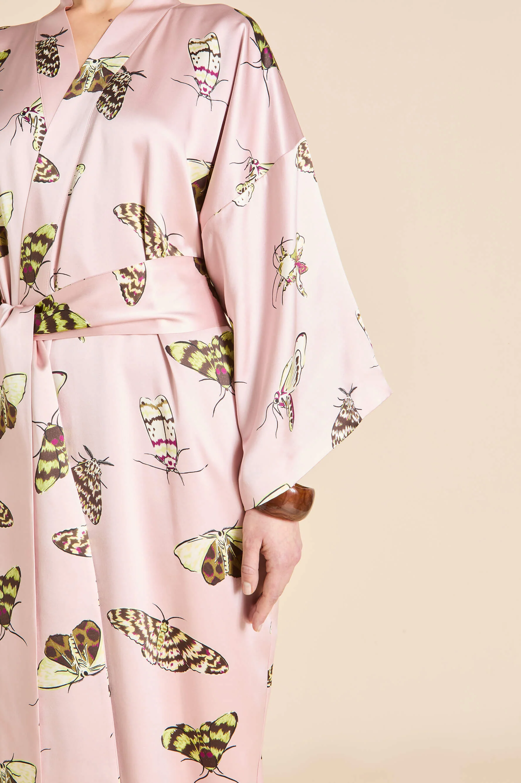 Queenie Elda Pink Moth Robe in Silk Satin - Image 4
