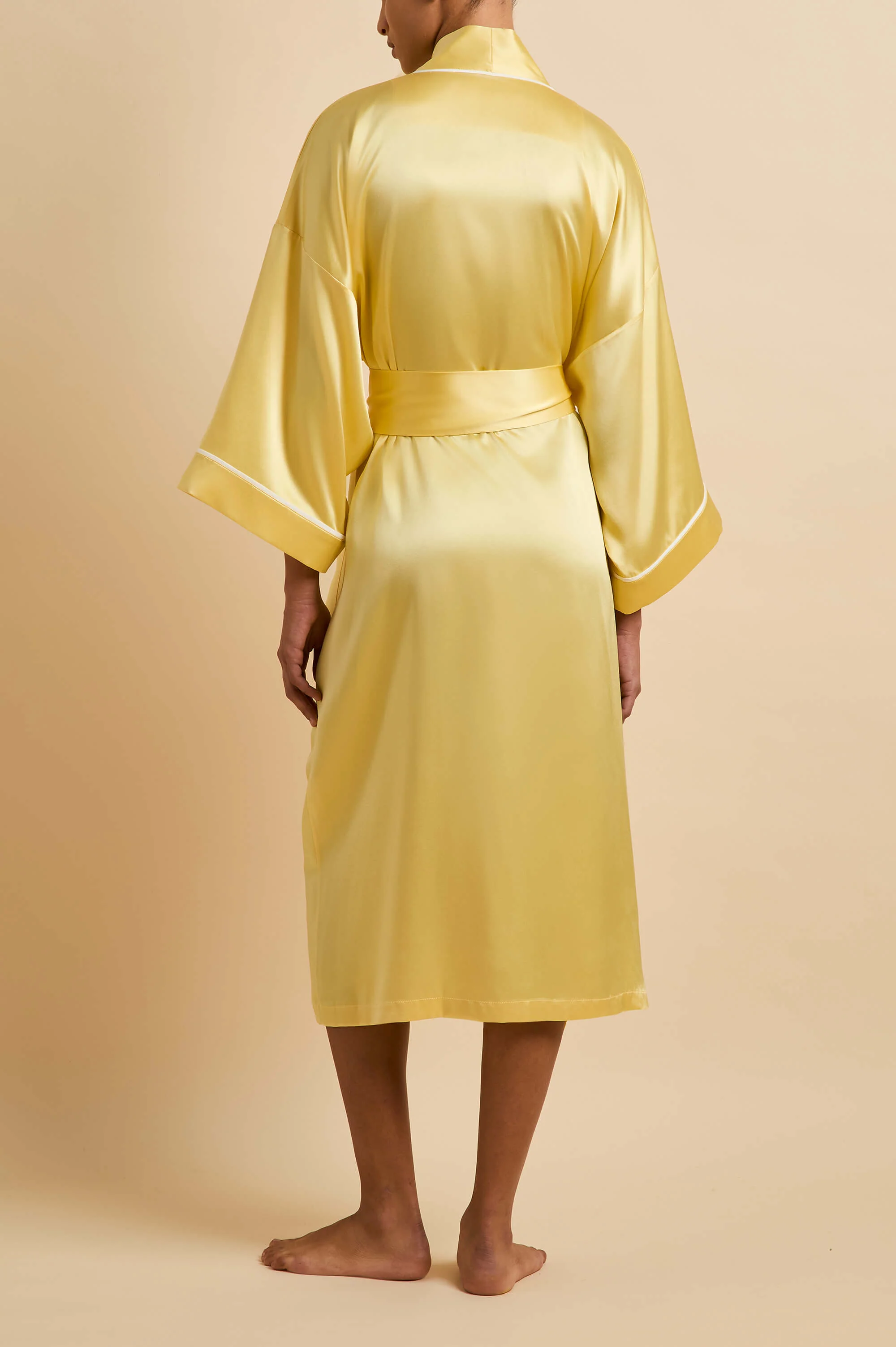 Sabine Limón Yellow Robe in Silk Satin - Image 5
