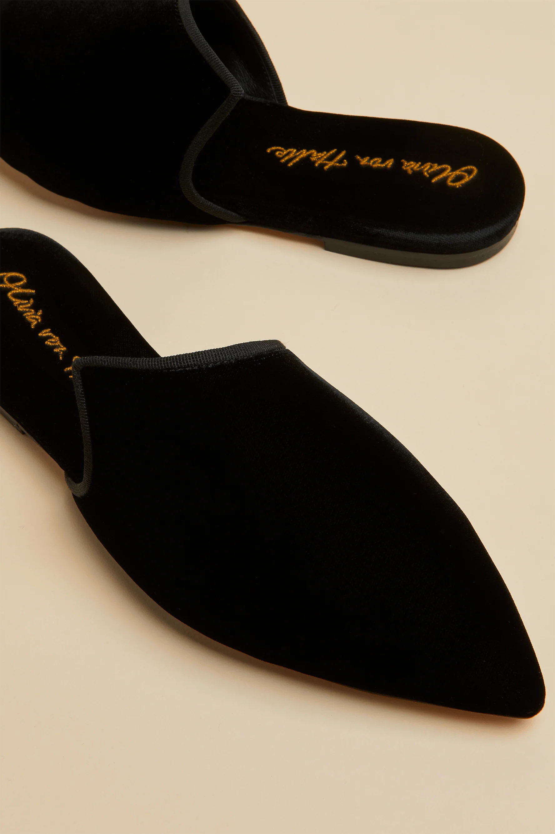 Contessa Verona Black Slippers in Velvet - Image 3
