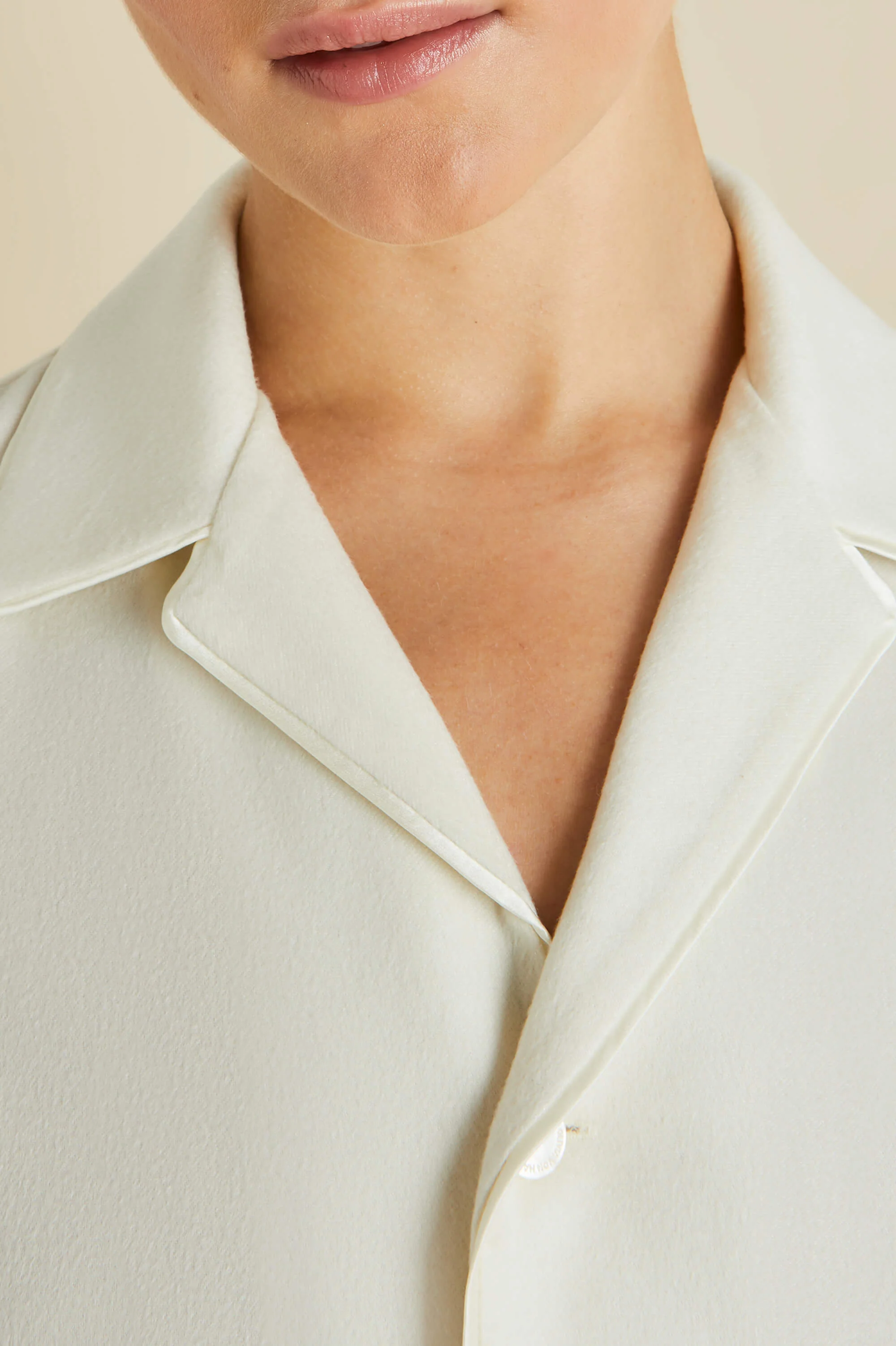 Vanderbilt Aspen Ivory Pyjamas in Cashmere - Image 4