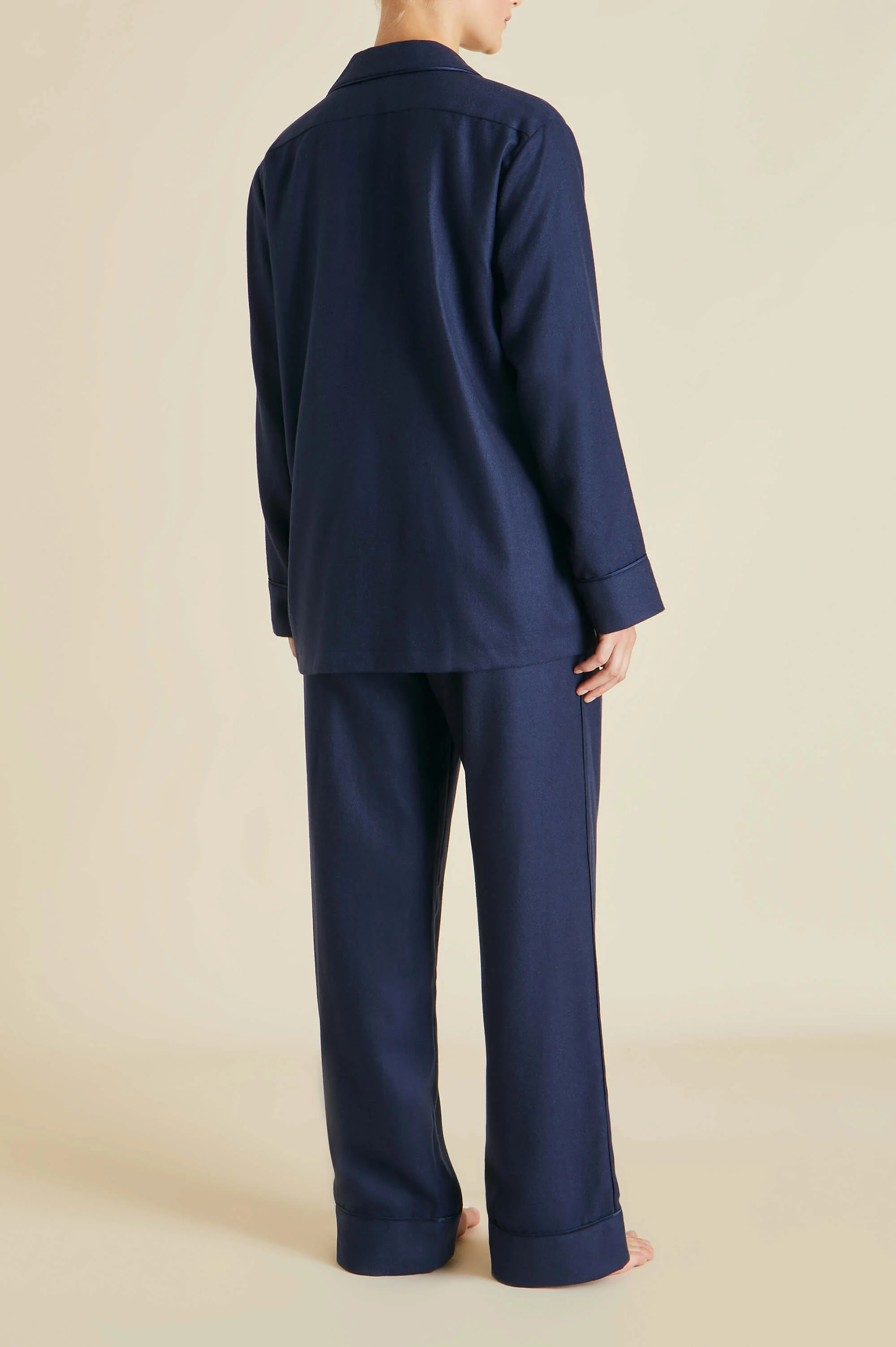 Vanderbilt Osaka Navy Pyjamas in Cashmere - Image 5