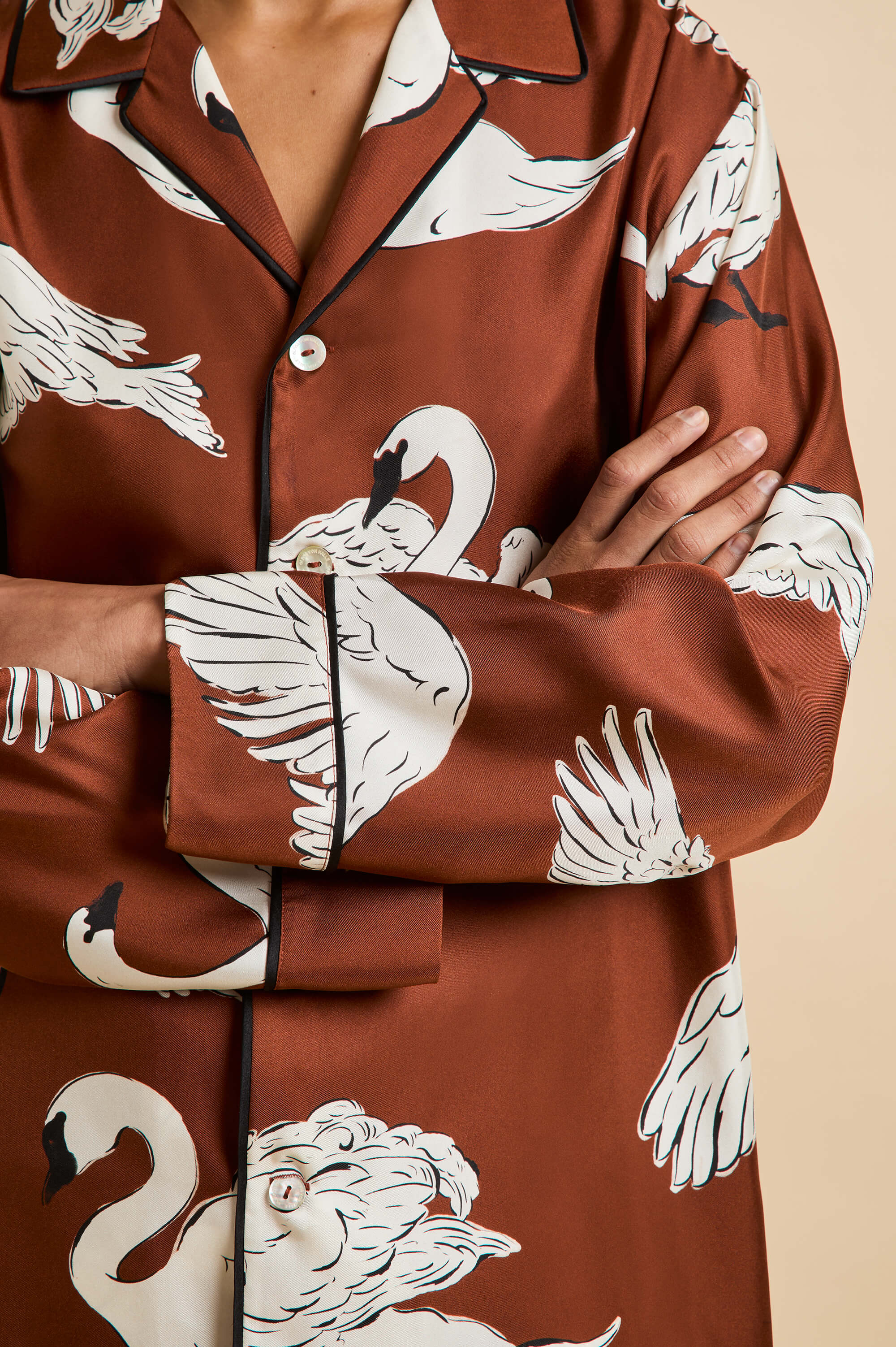 Yves Inés Brown Swan Pyjamas in Silk Twill - Image 4