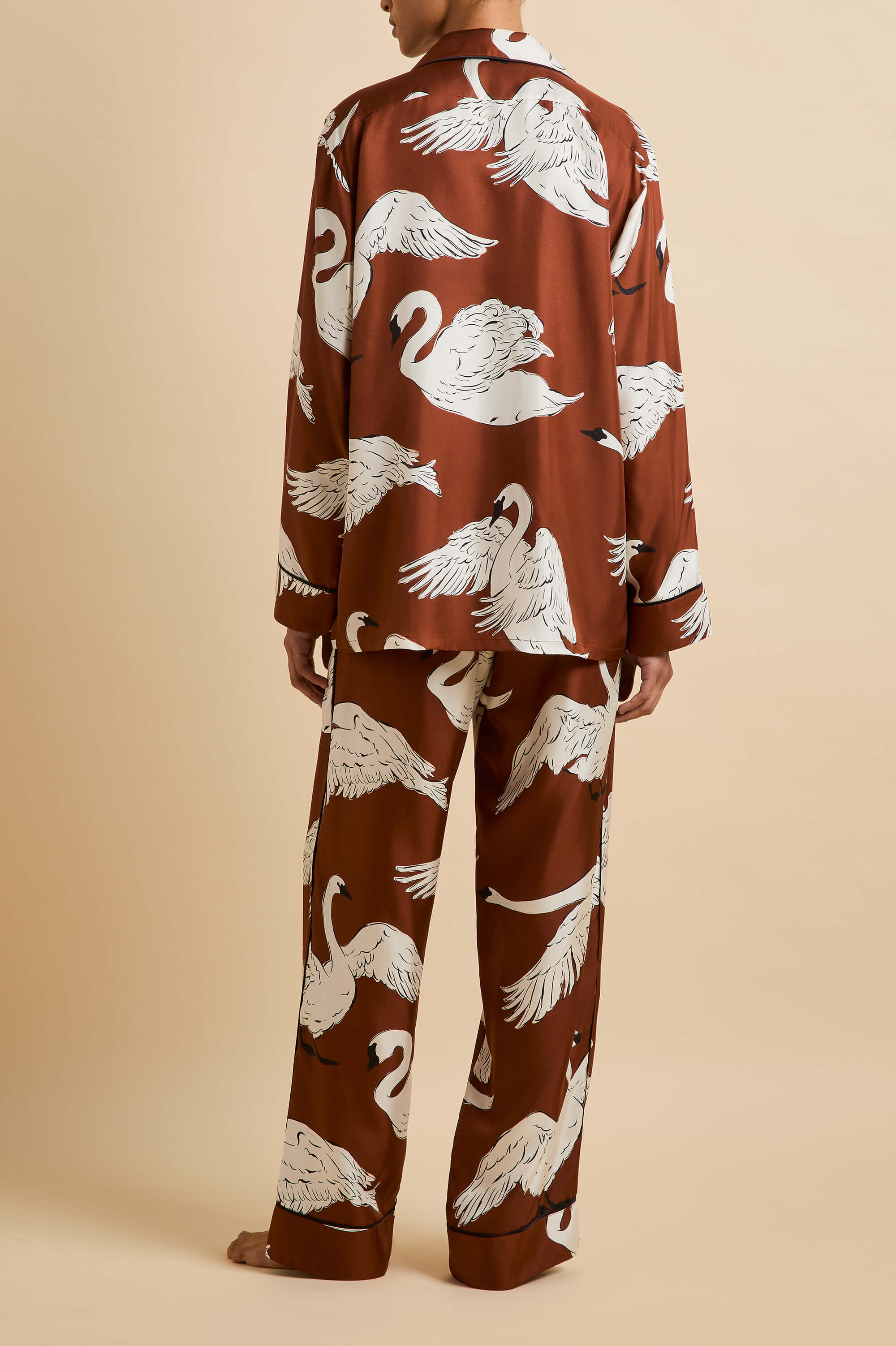 Yves Inés Brown Swan Pyjamas in Silk Twill - Image 5